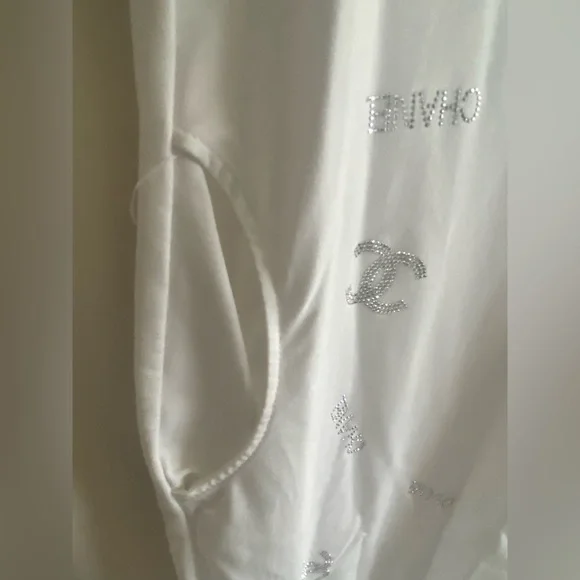 Chanel White T-Shirt Dress with Silver Accents & Pockets - Picture 4 of 5